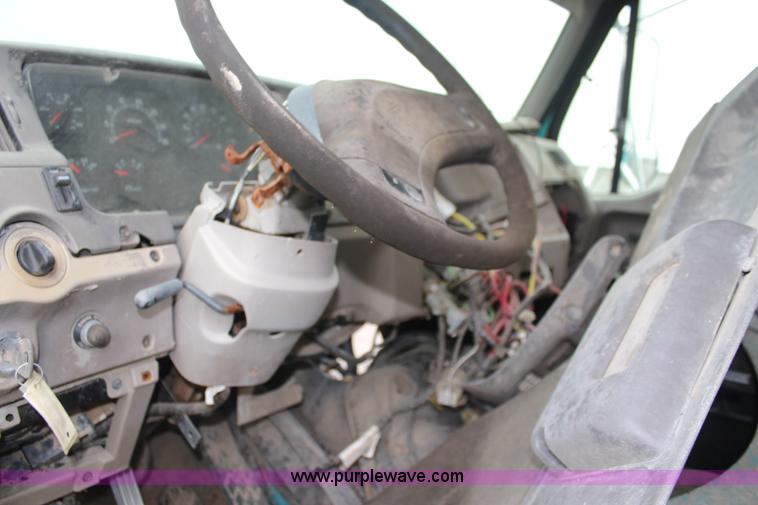 image for item K6902 2001 Sterling L9500 dump truck