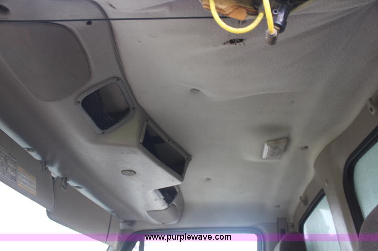 image for item K6902 2001 Sterling L9500 dump truck