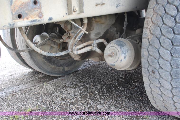 image for item K6902 2001 Sterling L9500 dump truck