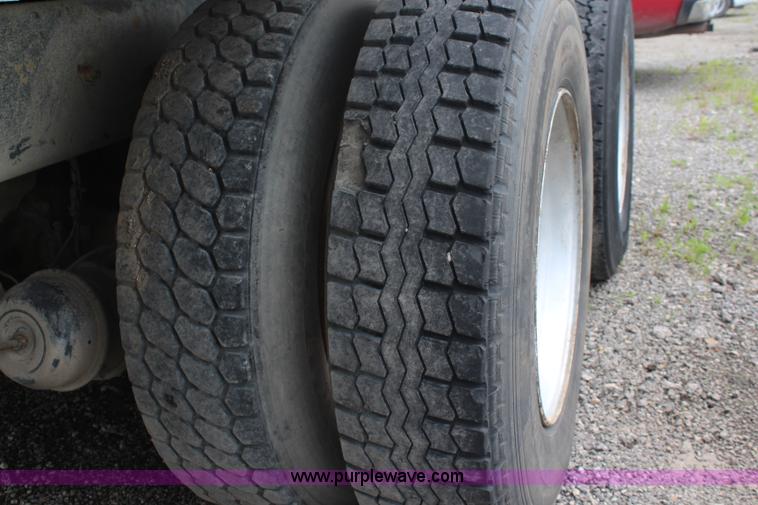 image for item K6902 2001 Sterling L9500 dump truck