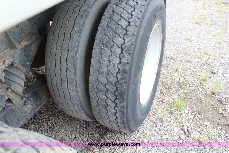 image for item K6902 2001 Sterling L9500 dump truck