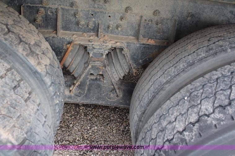 image for item K6902 2001 Sterling L9500 dump truck