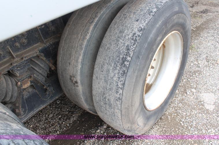 image for item K6902 2001 Sterling L9500 dump truck