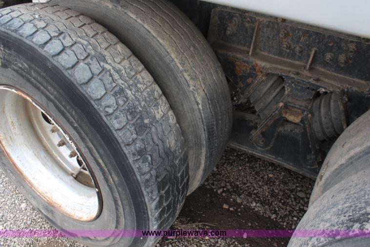 image for item K6902 2001 Sterling L9500 dump truck