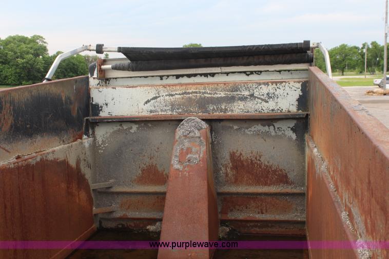 image for item K6902 2001 Sterling L9500 dump truck