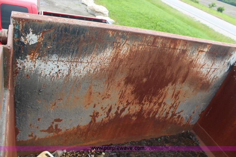 image for item K6902 2001 Sterling L9500 dump truck