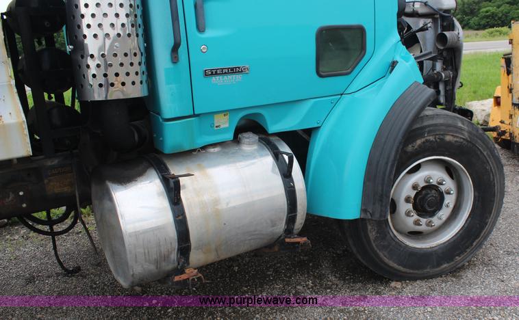 image for item K6902 2001 Sterling L9500 dump truck