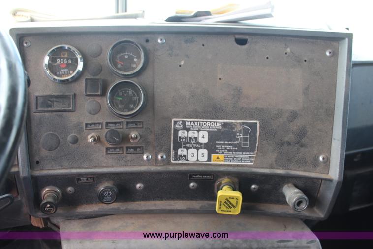 image for item K6976 1997 Mack RD690S dump truck