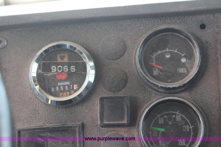 image for item K6976 1997 Mack RD690S dump truck