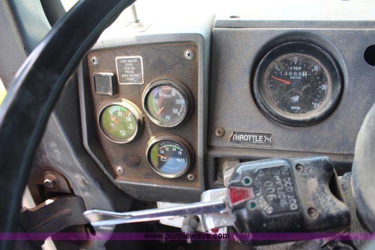 image for item K6976 1997 Mack RD690S dump truck