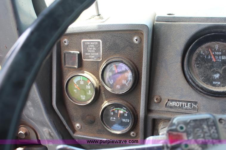 image for item K6976 1997 Mack RD690S dump truck