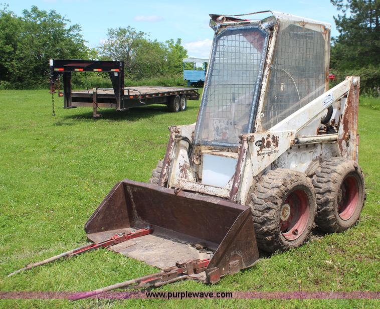 image for item K6989 Bobcat M700 skid steer