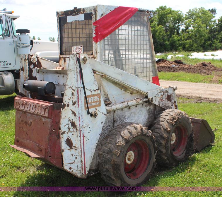 image for item K6989 Bobcat M700 skid steer