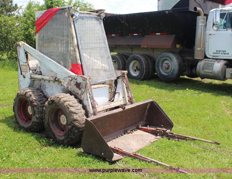 image for item K6989 Bobcat M700 skid steer