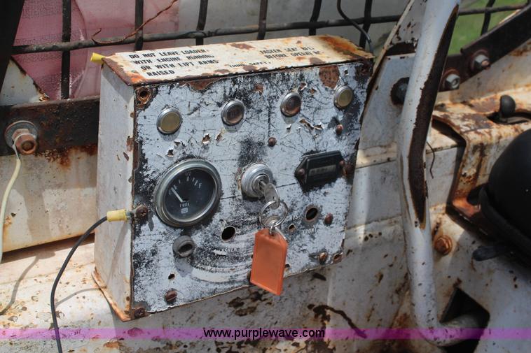 image for item K6989 Bobcat M700 skid steer