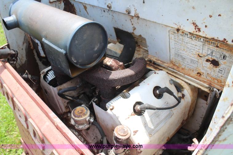 image for item K6989 Bobcat M700 skid steer