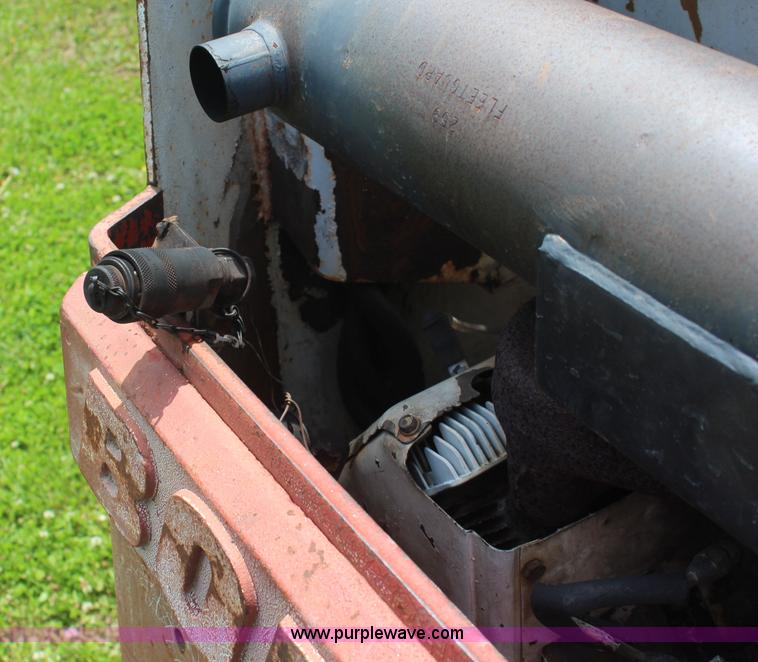 image for item K6989 Bobcat M700 skid steer