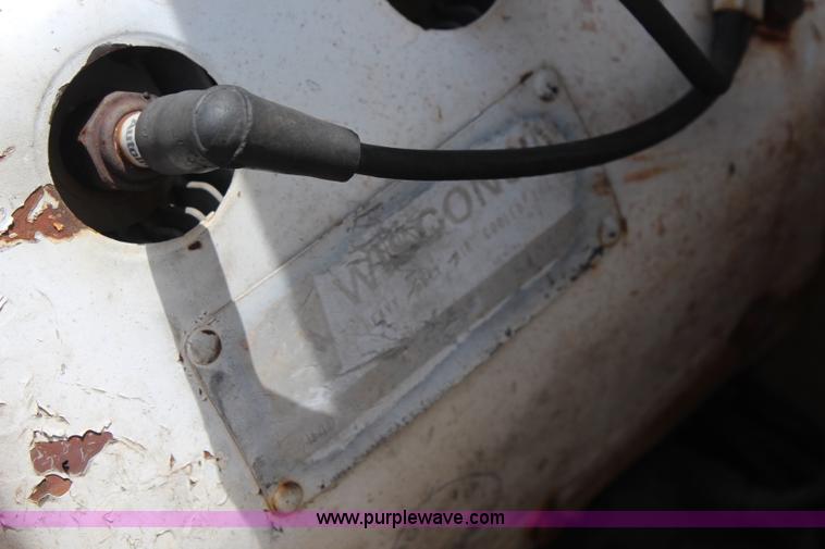 image for item K6989 Bobcat M700 skid steer