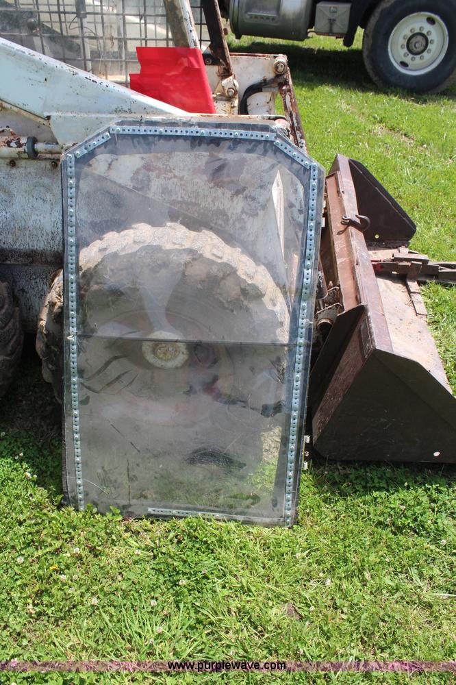 image for item K6989 Bobcat M700 skid steer