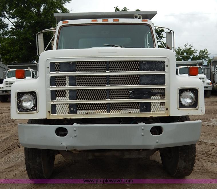 image for item K7489 1988 International S2500 dump truck