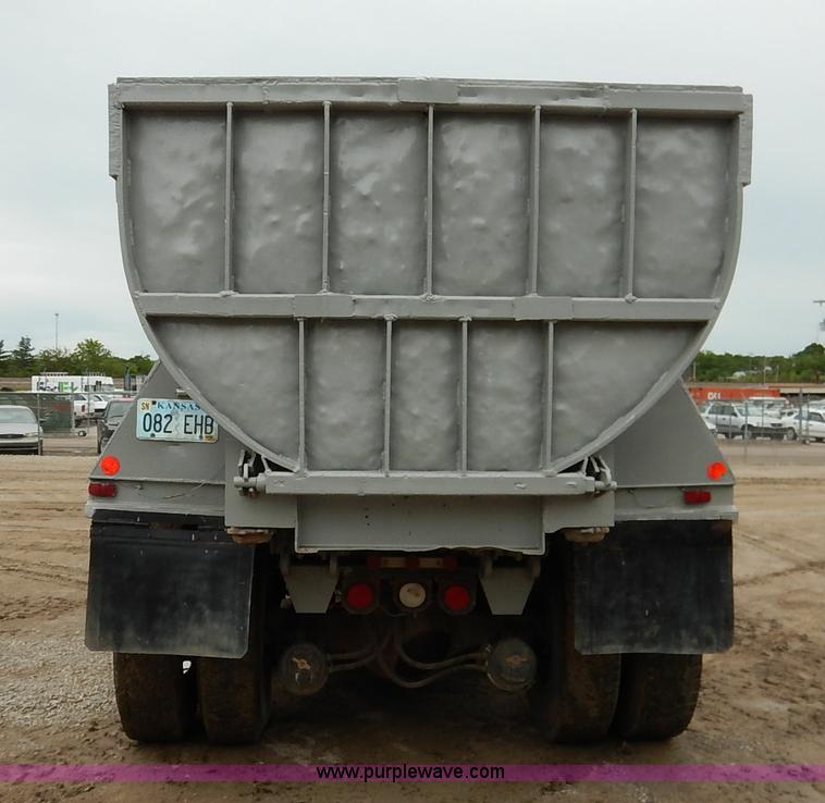 image for item K7489 1988 International S2500 dump truck