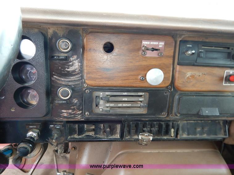 image for item K7489 1988 International S2500 dump truck