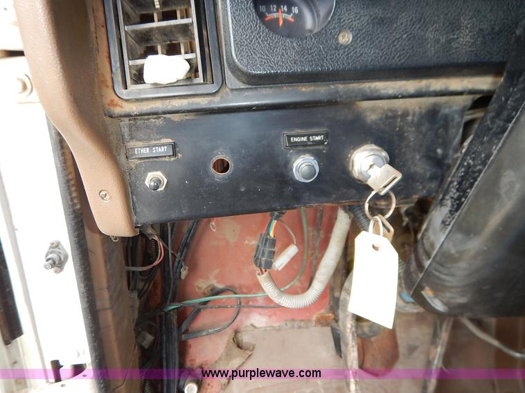 image for item K7489 1988 International S2500 dump truck