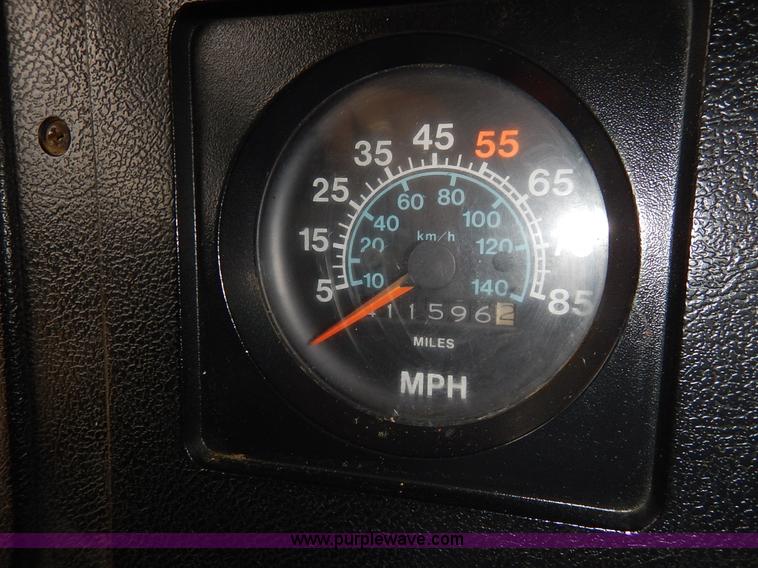 image for item K7489 1988 International S2500 dump truck