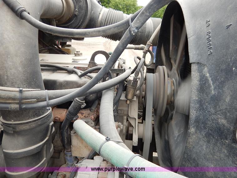 image for item K7489 1988 International S2500 dump truck