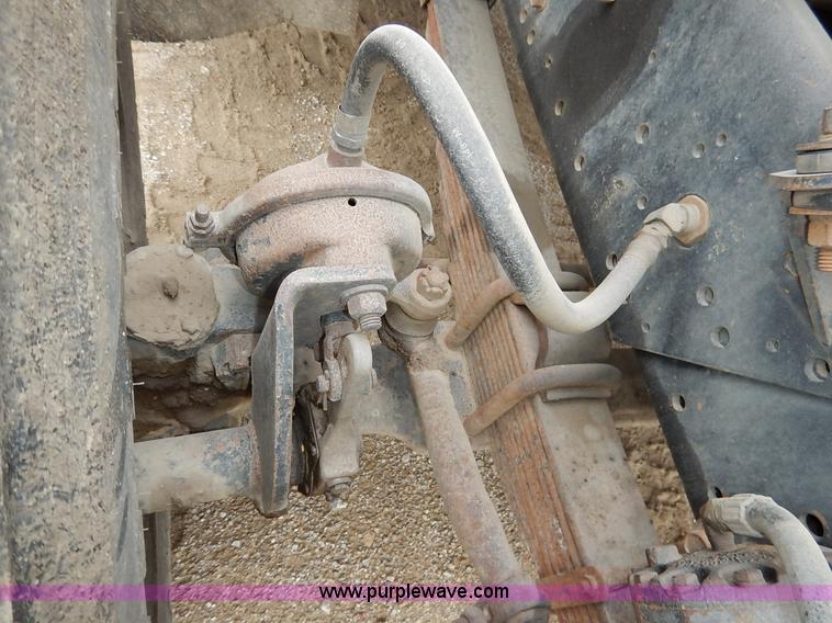 image for item K7489 1988 International S2500 dump truck