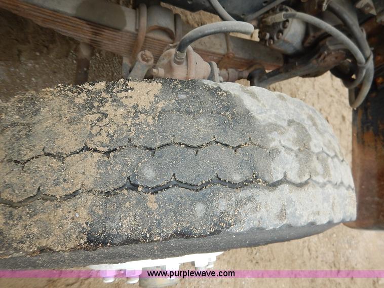 image for item K7489 1988 International S2500 dump truck