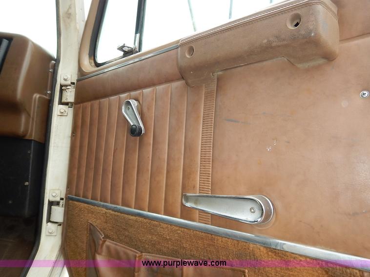 image for item K7489 1988 International S2500 dump truck