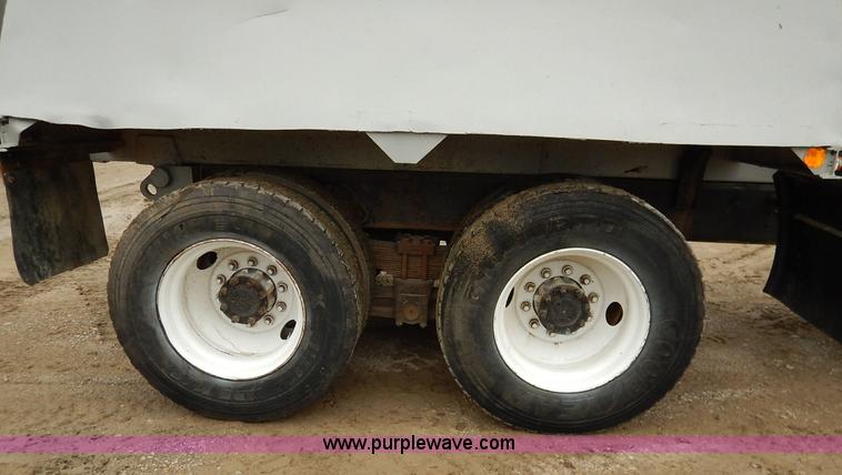 image for item K7489 1988 International S2500 dump truck