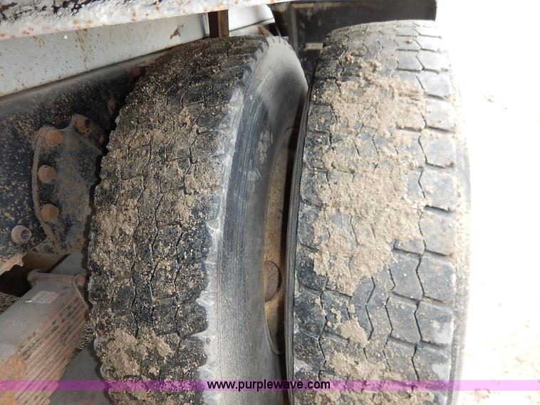 image for item K7489 1988 International S2500 dump truck