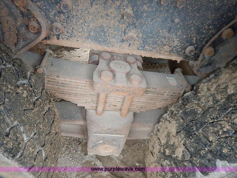 image for item K7489 1988 International S2500 dump truck