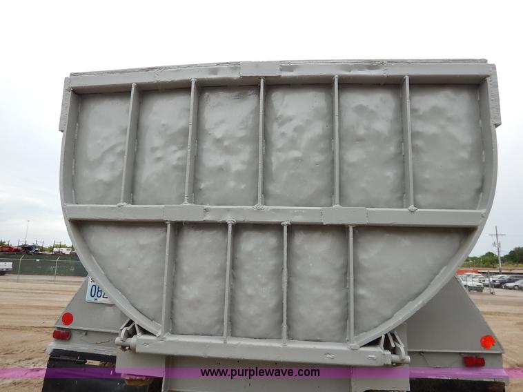 image for item K7489 1988 International S2500 dump truck