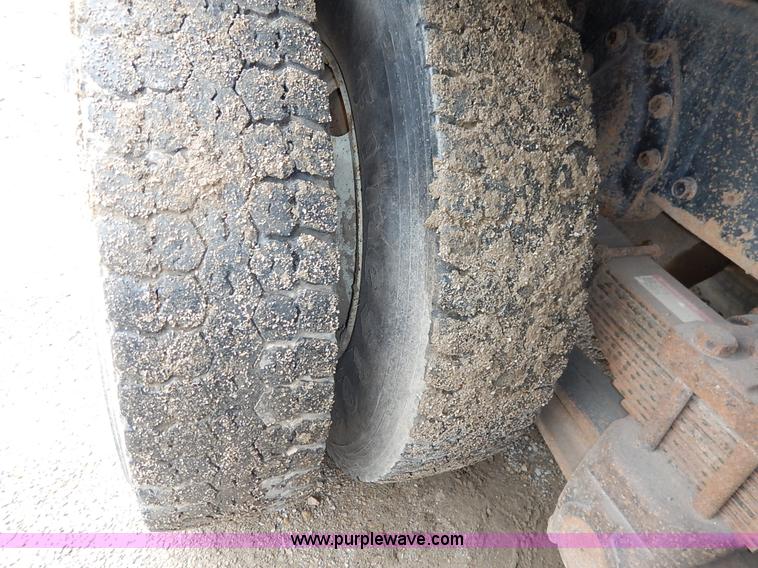 image for item K7489 1988 International S2500 dump truck