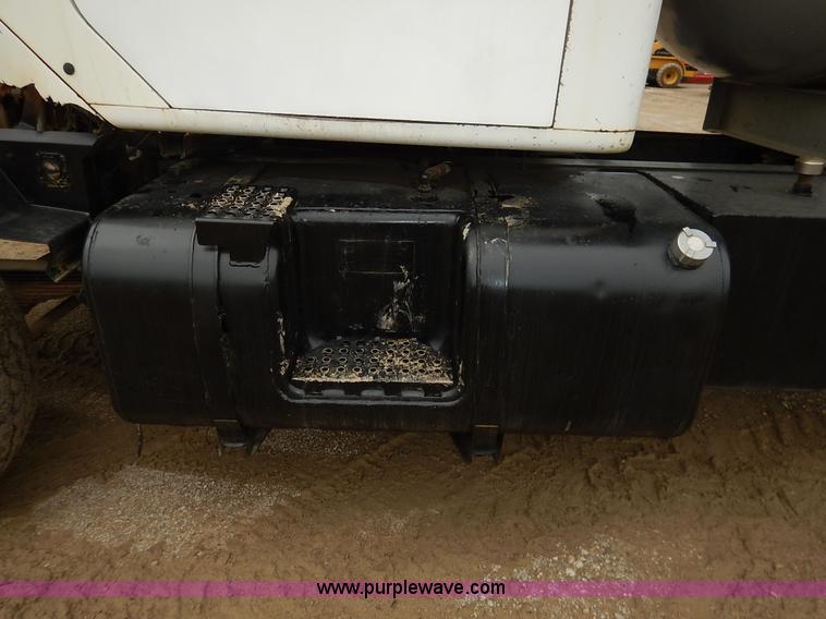 image for item K7489 1988 International S2500 dump truck