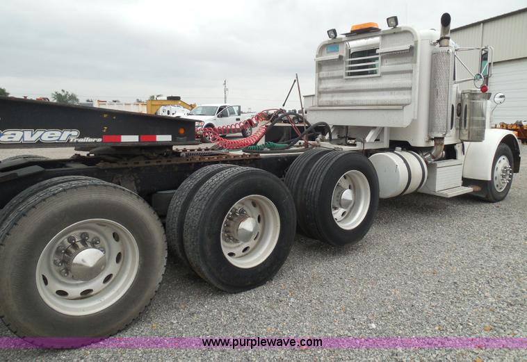 image for item K7519 1995 Peterbilt 379 semi truck
