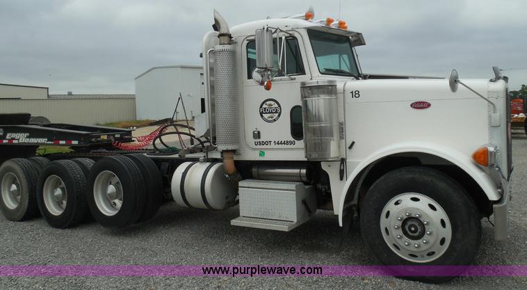 image for item K7519 1995 Peterbilt 379 semi truck