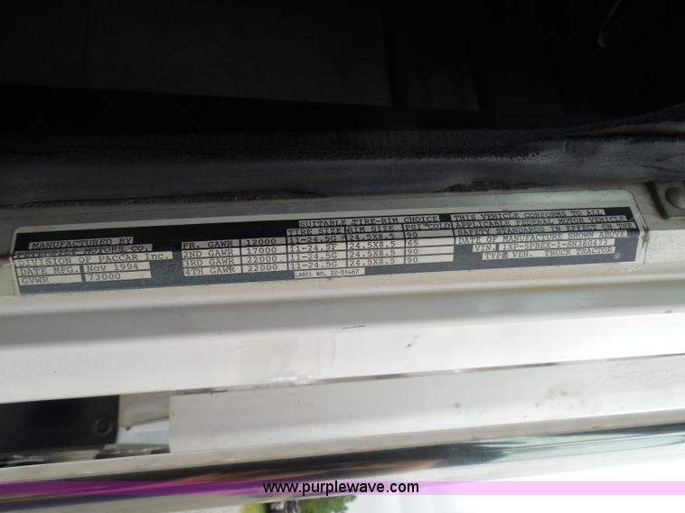 image for item K7519 1995 Peterbilt 379 semi truck