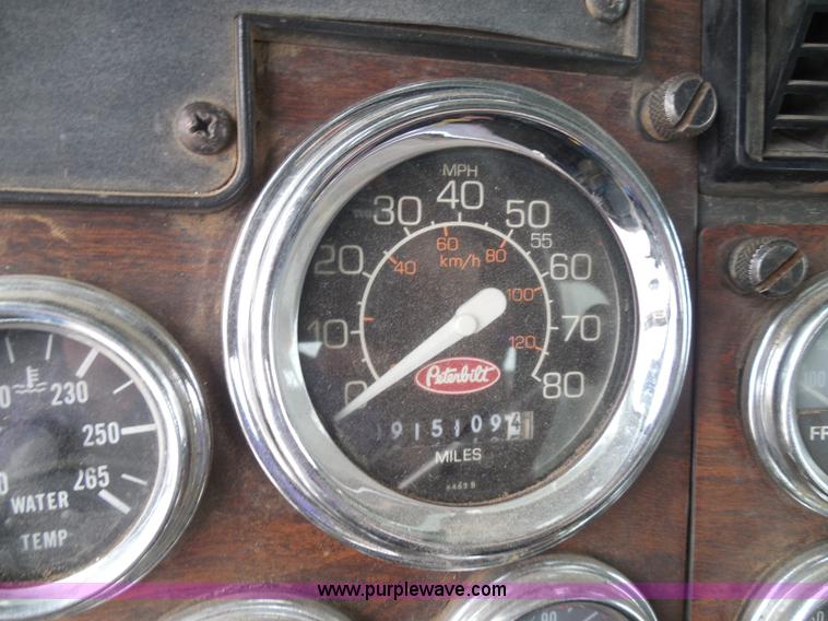 image for item K7519 1995 Peterbilt 379 semi truck