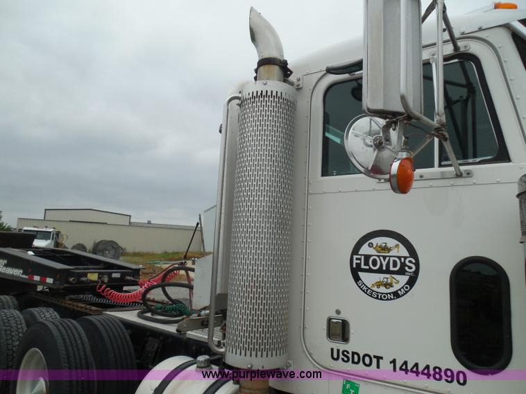 image for item K7519 1995 Peterbilt 379 semi truck