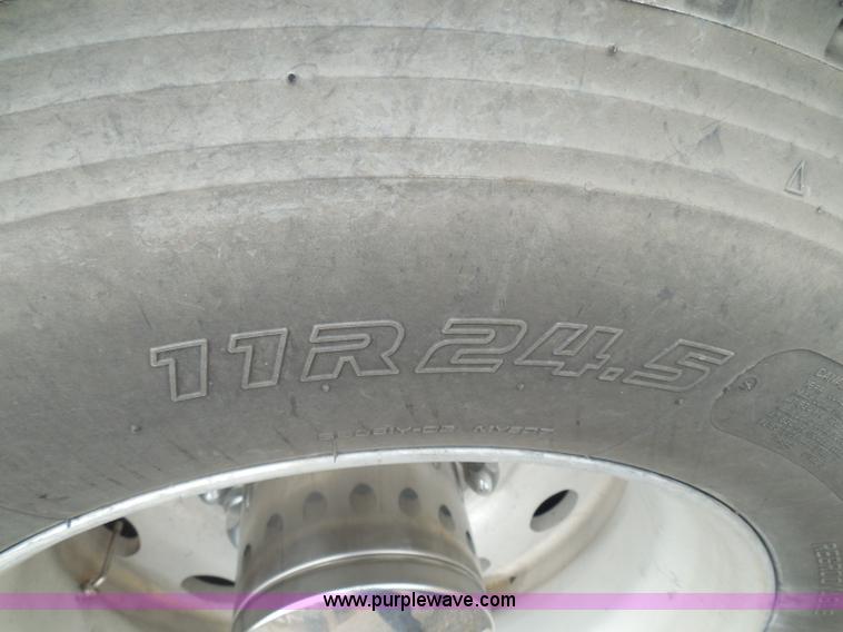 image for item K7519 1995 Peterbilt 379 semi truck