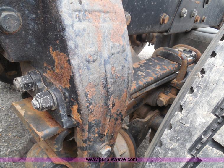 image for item K7519 1995 Peterbilt 379 semi truck