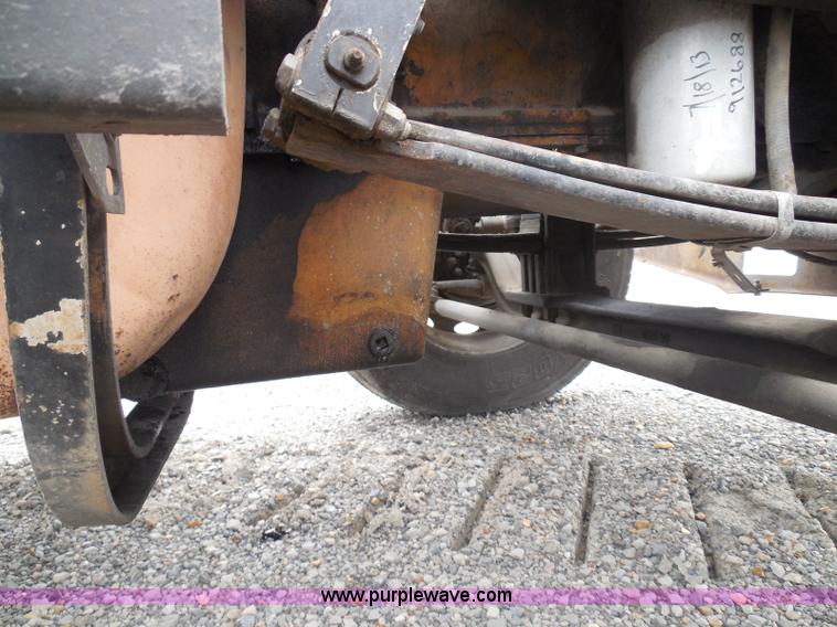 image for item K7519 1995 Peterbilt 379 semi truck