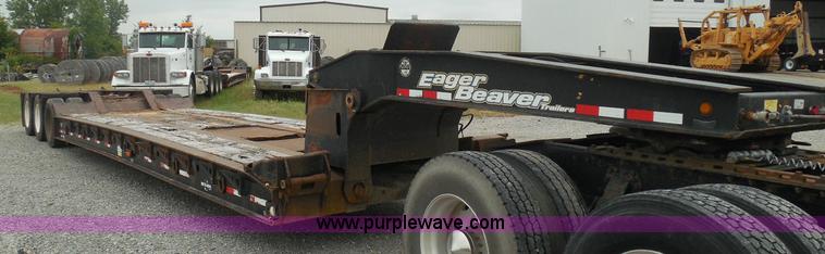 image for item K7520 2006 Eager Beaver 55 GSL equipment trailer