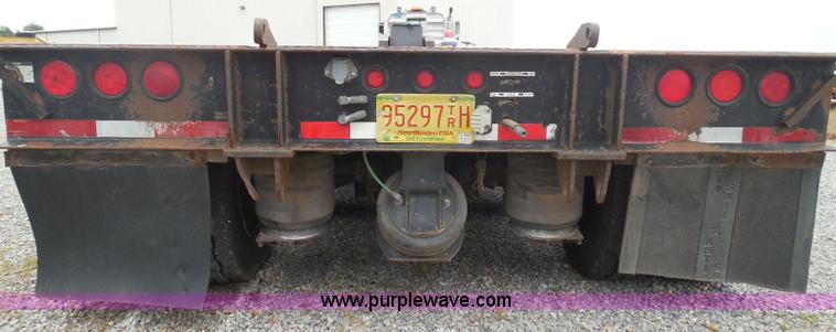 image for item K7520 2006 Eager Beaver 55 GSL equipment trailer