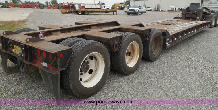 image for item K7520 2006 Eager Beaver 55 GSL equipment trailer