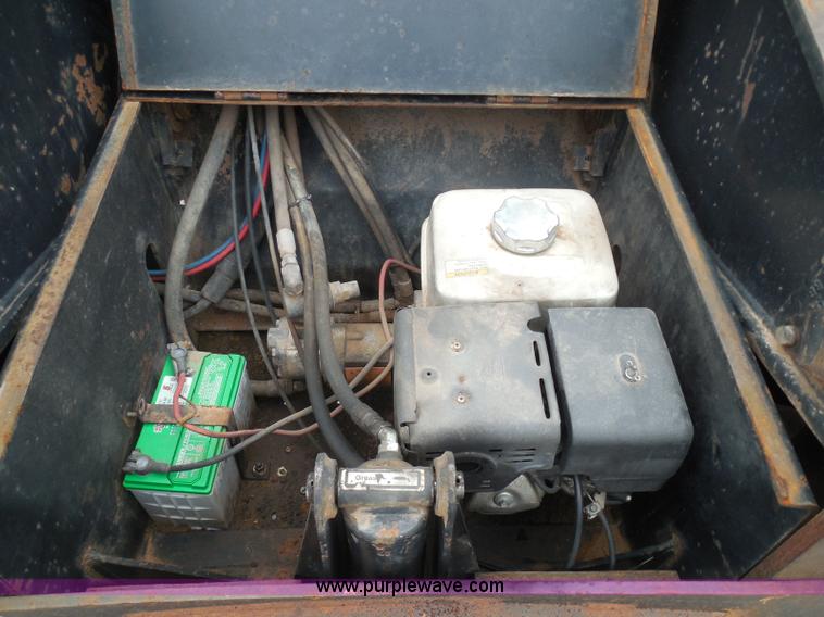 image for item K7520 2006 Eager Beaver 55 GSL equipment trailer